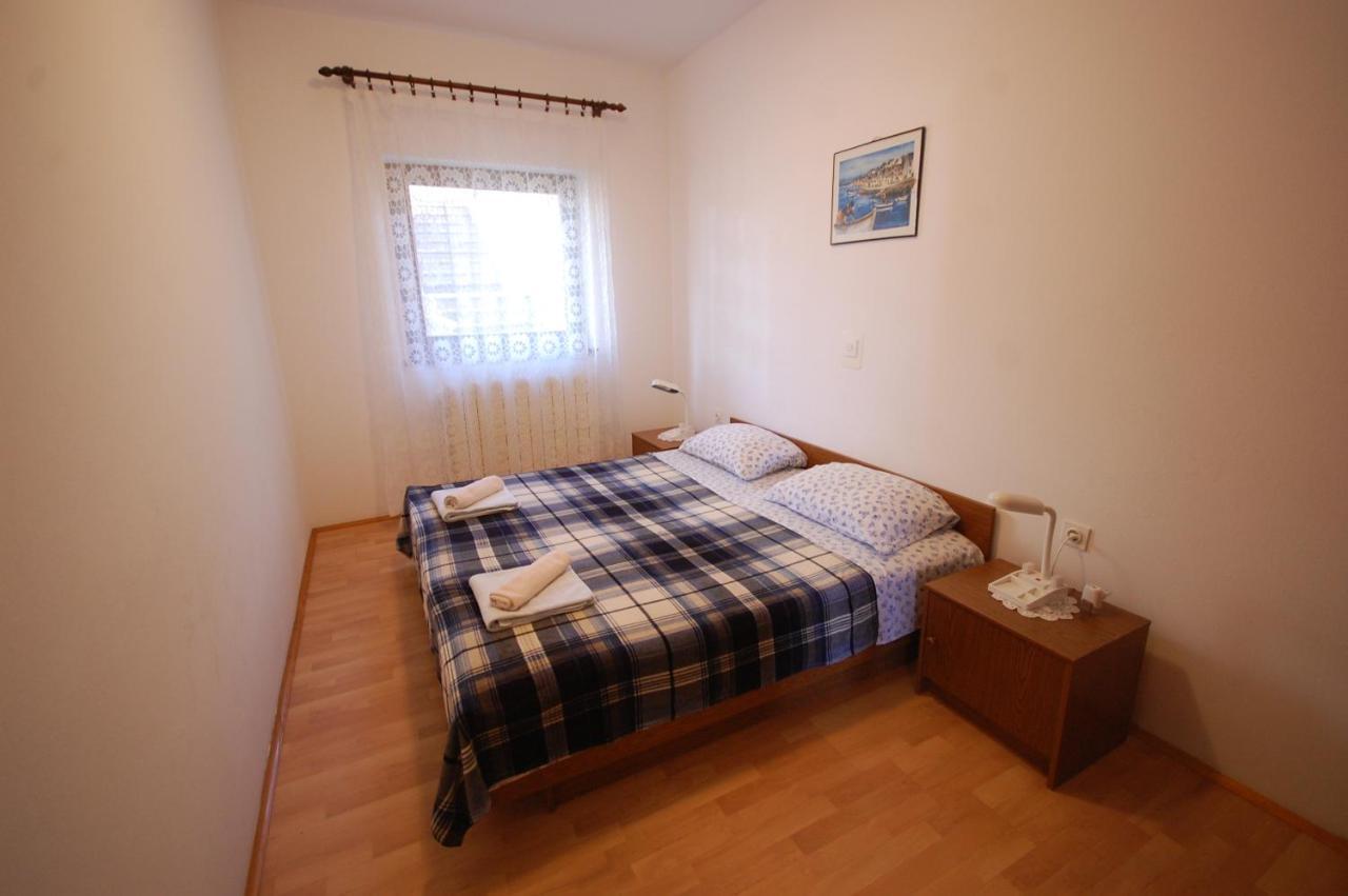 Apartments Snjezana By El-Pi Tours Njivice Esterno foto