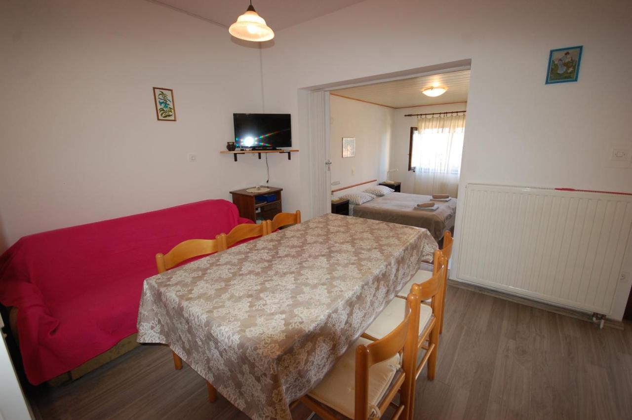 Apartments Snjezana By El-Pi Tours Njivice Esterno foto