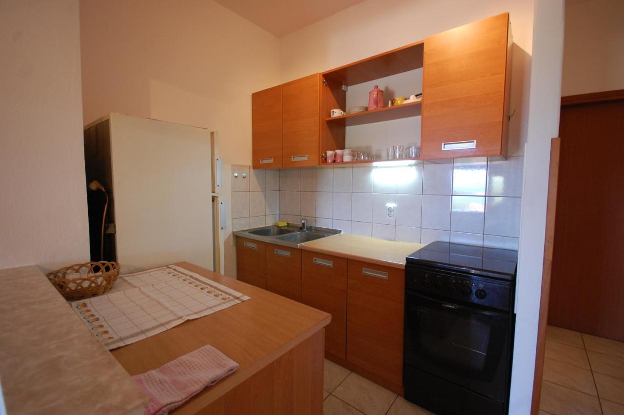 Apartments Snjezana By El-Pi Tours Njivice Esterno foto