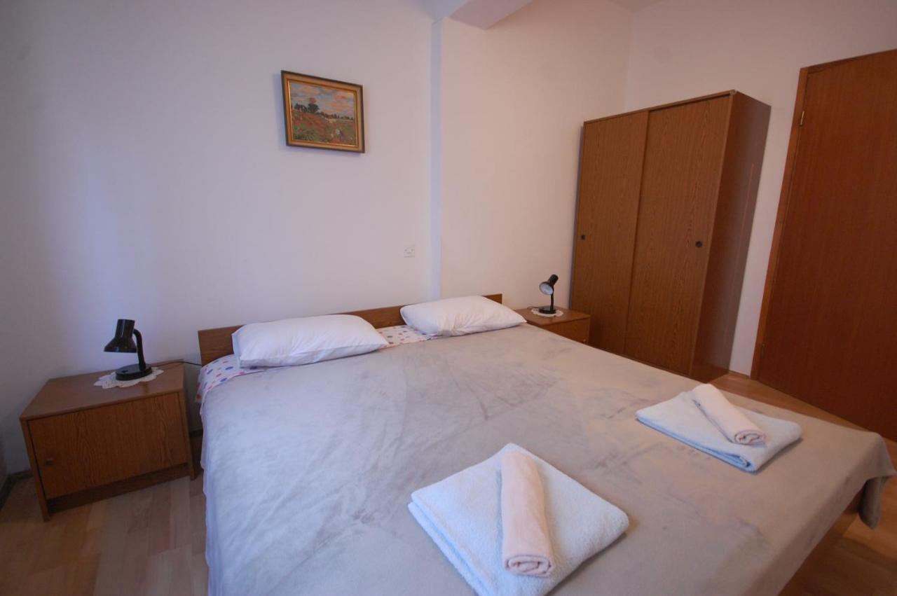 Apartments Snjezana By El-Pi Tours Njivice Esterno foto