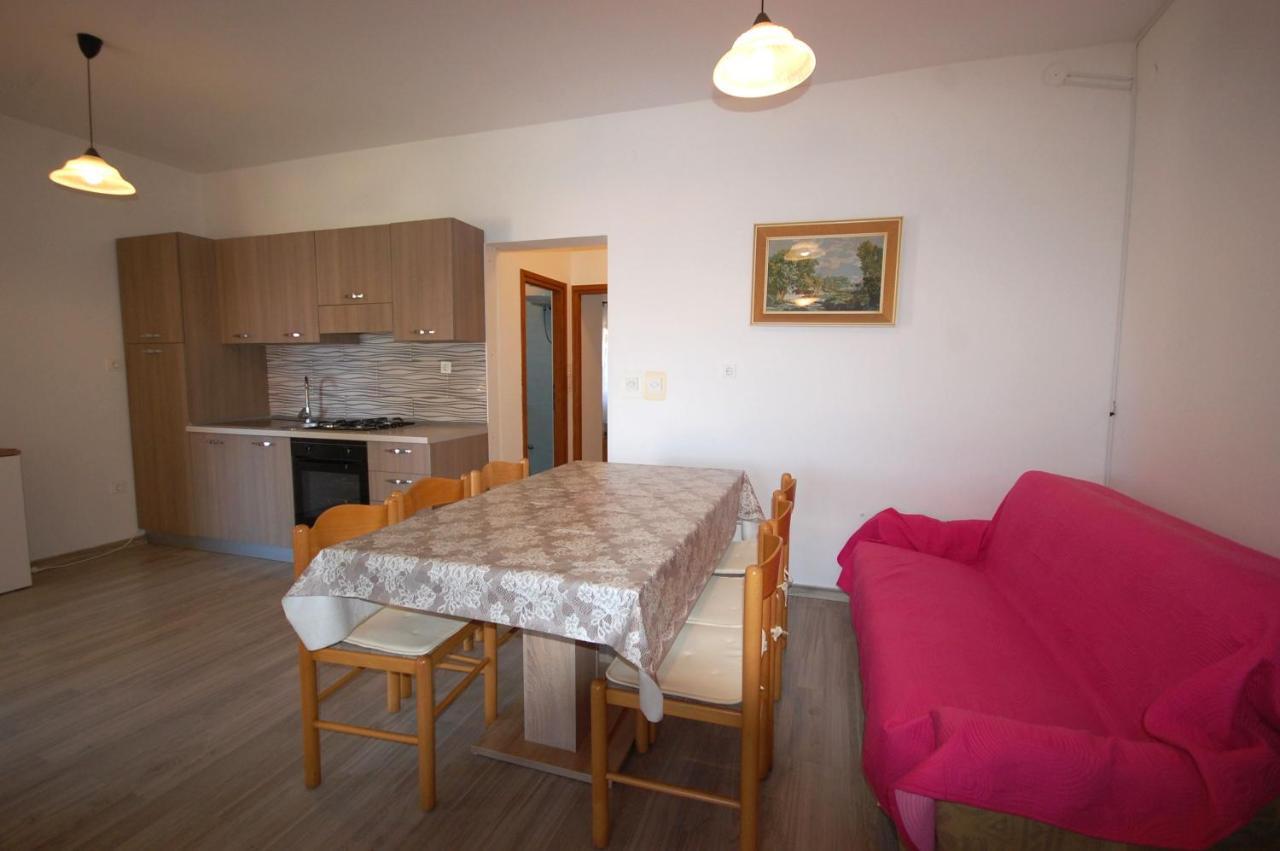 Apartments Snjezana By El-Pi Tours Njivice Esterno foto