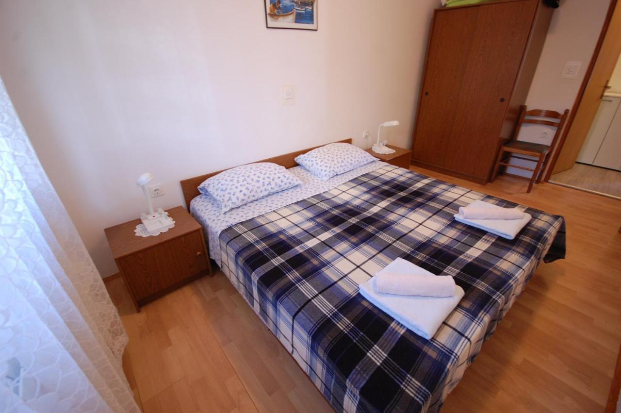 Apartments Snjezana By El-Pi Tours Njivice Esterno foto