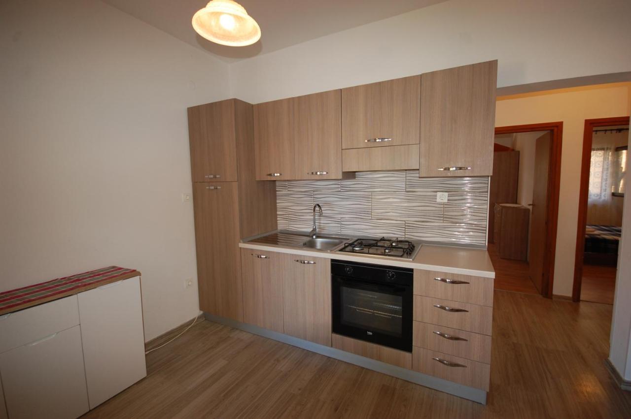 Apartments Snjezana By El-Pi Tours Njivice Esterno foto